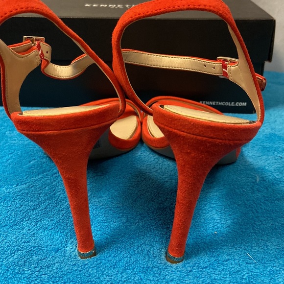 Kenneth Cole Brandy 85 Ankle Strap Sandal - Picture 3 of 6